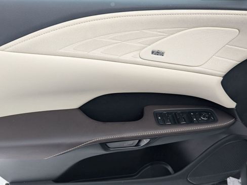 Certified 2025 Lexus RX 350 w/ Luxury Package image 13