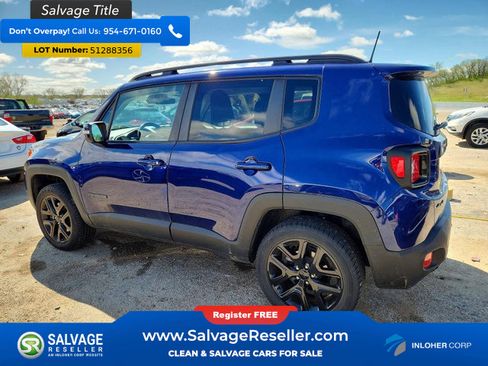 Used 2018 Jeep Renegade Altitude w/ UConnect 8.4 Nav Group AWD/4WD image 3