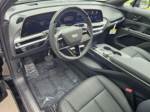 New 2026 Cadillac Lyriq Sport AWD/4WD image 19