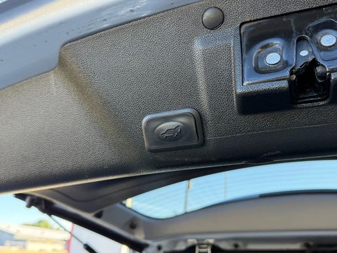 Used 2015 GMC Acadia Denali image 13