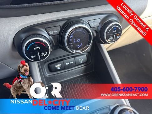 Used 2025 Hyundai Venue SEL FWD image 25