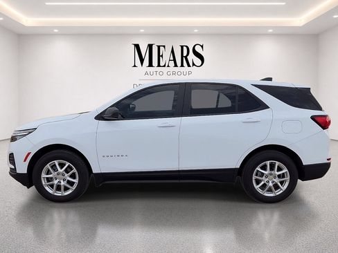 Used 2024 Chevrolet Equinox LS w/ LS Convenience Package AWD/4WD image 2