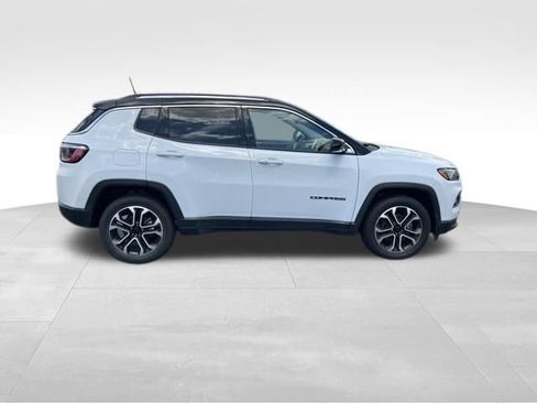 Used 2022 Jeep Compass Limited w/ Sun and Sound Group AWD/4WD image 8