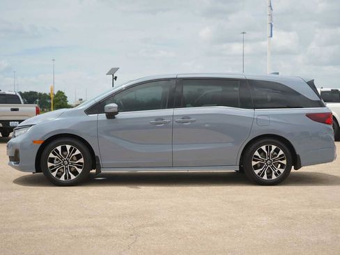 Certified 2026 Honda Odyssey Elite image 3