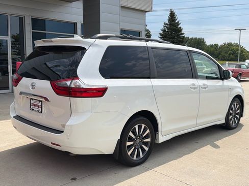 Used 2020 Toyota Sienna Limited Premium AWD/4WD image 8