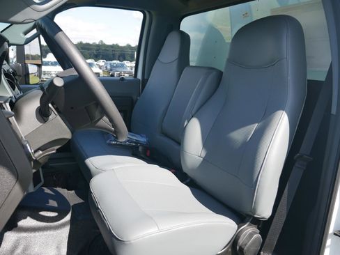 New 2025 Ford F750 2WD Regular Cab Super Duty image 28