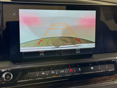 Used 2024 GMC Sierra 1500 Elevation image 12