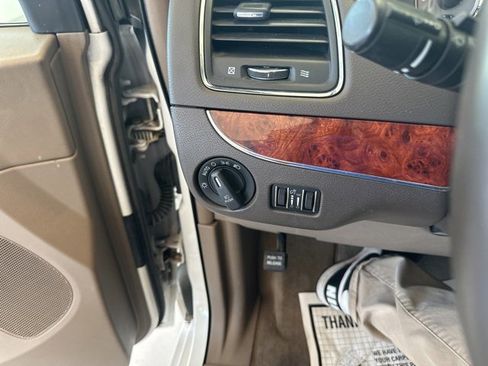 Used 2016 Chrysler Town & Country Touring image 14