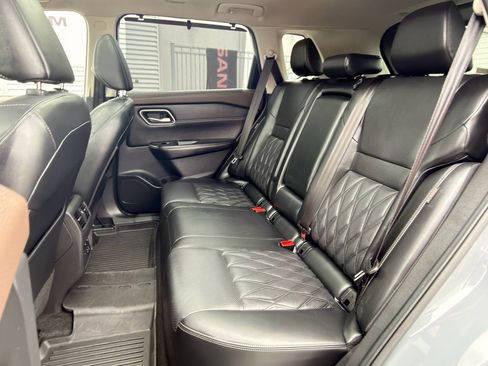 Used 2022 Nissan Rogue Platinum w/ Head-Up Display Package image 21