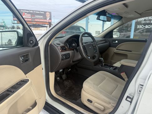 Used 2008 Ford Taurus SEL image 9