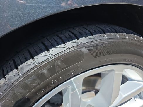 Used 2018 Chevrolet Impala Premier FWD image 38