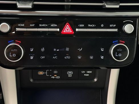Used 2025 Hyundai Tucson Limited FWD image 32