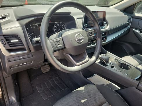 Used 2025 Nissan Rogue SV FWD image 15