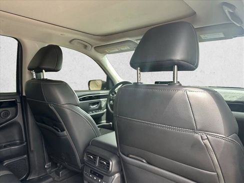 Used 2023 Honda Pilot Touring image 29