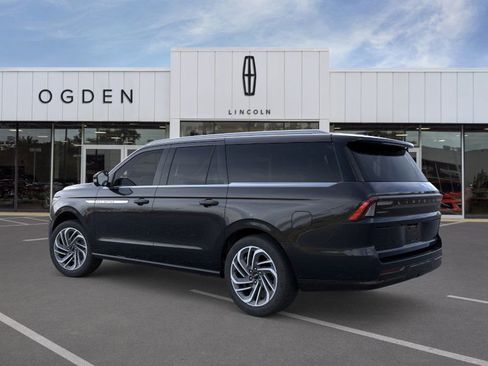 New 2026 Lincoln Navigator L Reserve AWD/4WD image 4