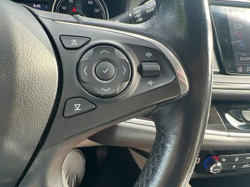 Used 2020 Buick Enclave Essence FWD image 38