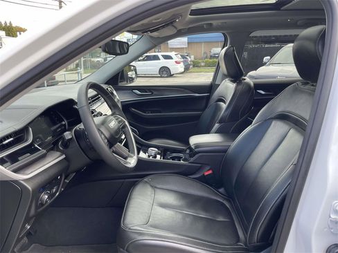 Used 2022 Jeep Grand Cherokee Limited 4xe image 13