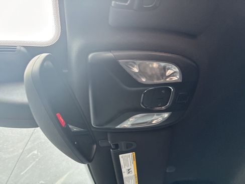 Used 2025 Jeep Compass Limited AWD/4WD image 23