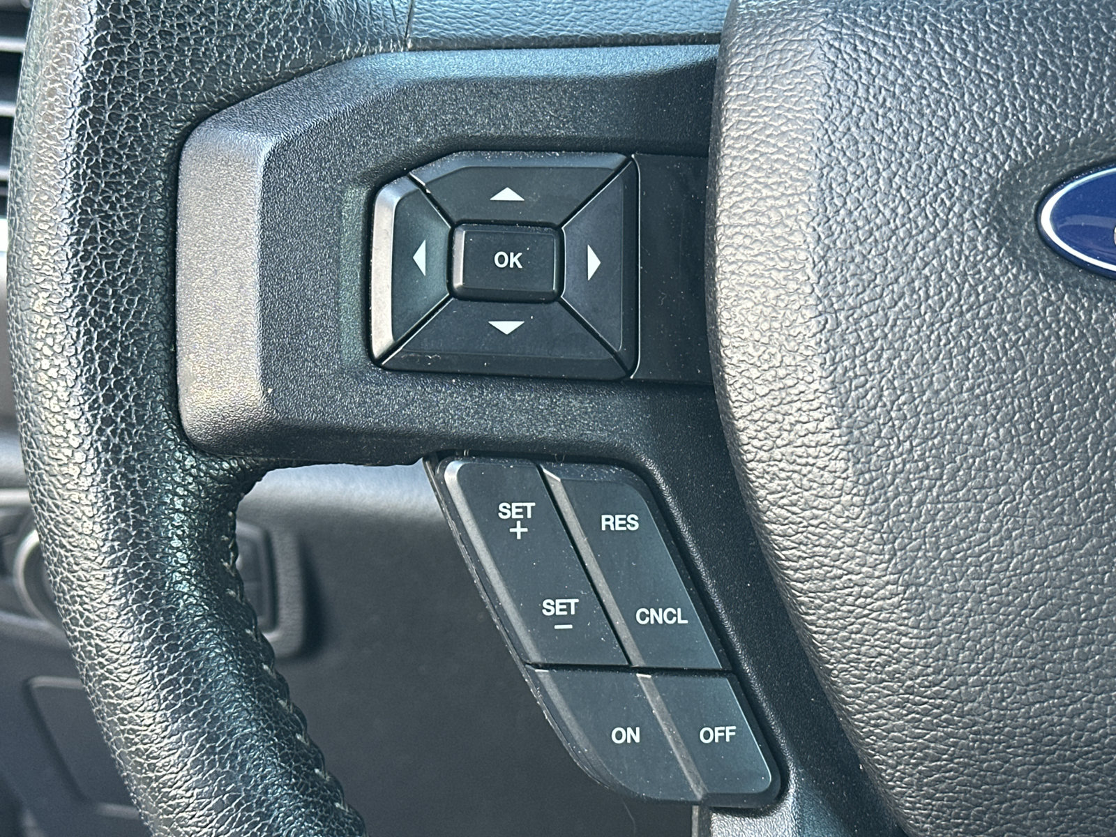Used 2015 Ford F150 XLT w/ Equipment Group 302A Luxury AWD/4WD image 19