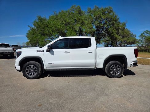 Used 2024 GMC Sierra 1500 AT4 w/ AT4 Premium Package image 8