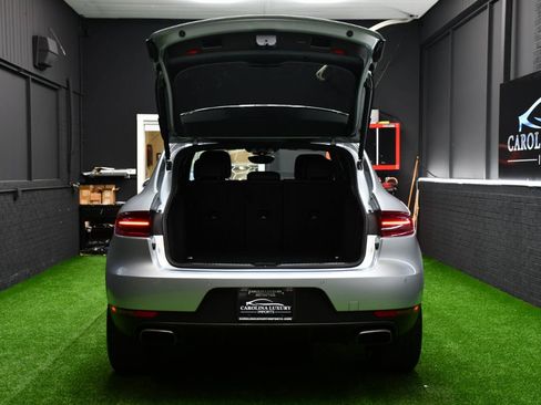 Used 2018 Porsche Macan AWD/4WD image 41