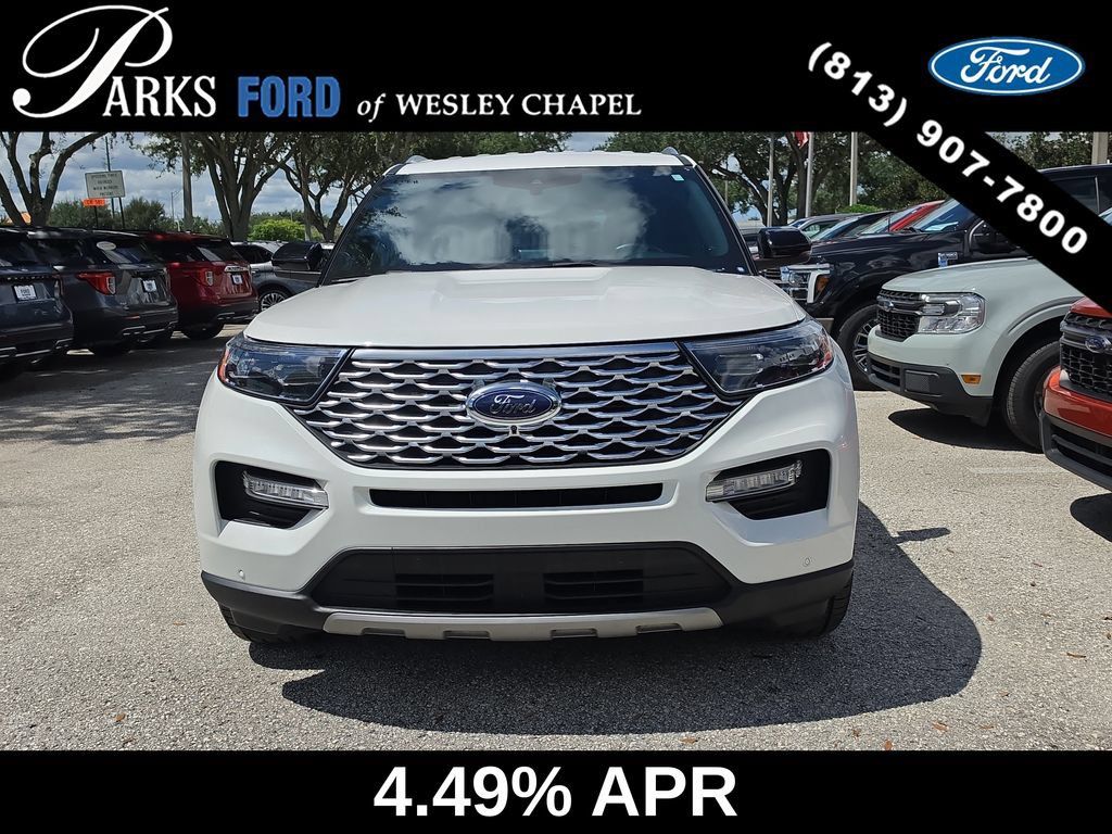 Certified 2022 Ford Explorer Platinum w/ Equipment Group 601A AWD/4WD image 3