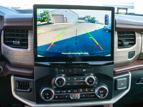 Used 2024 Ford Expedition Limited image 20