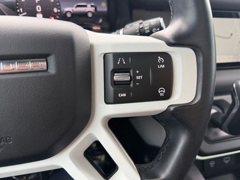 Used 2023 Land Rover Defender 110 SE AWD/4WD image 23