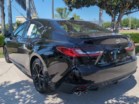 Used 2026 Toyota Camry SE image 8