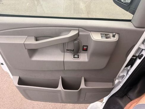 Used 2025 Chevrolet Express 2500 w/ Driver Convenience Package RWD image 7
