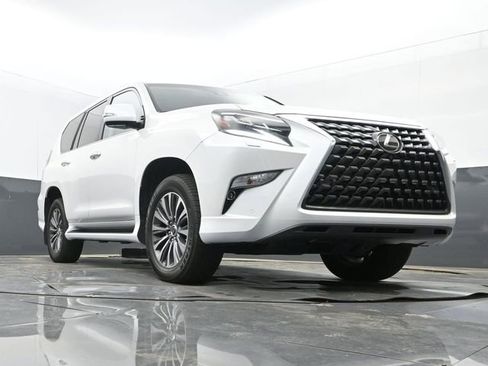 Used 2022 Lexus GX 460 Luxury w/ Accessory Package image 9