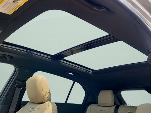 Certified 2025 Cadillac XT4 Premium Luxury w/ Technology Package AWD/4WD image 14