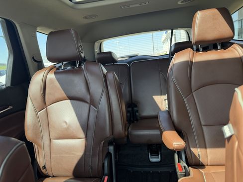 Used 2018 Buick Enclave Avenir w/ LPO, Cargo Package image 40