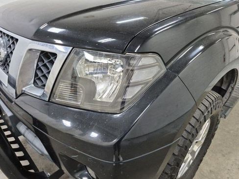 Used 2014 Nissan Frontier SV w/ SV Value Truck Package AWD/4WD image 12