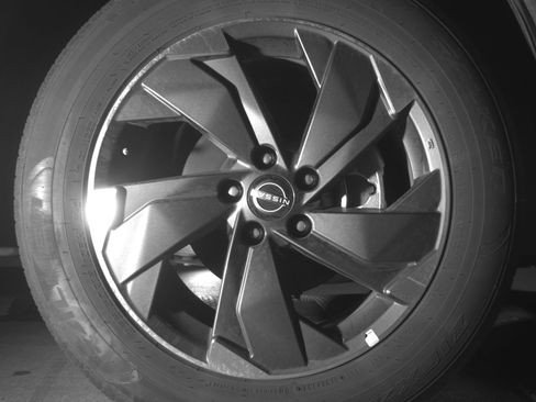 Used 2025 Nissan Rogue SV FWD image 13