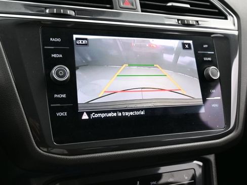 Used 2024 Volkswagen Tiguan SE FWD image 17