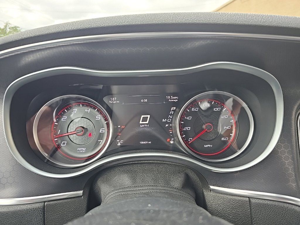 Used 2015 Dodge Charger R/T RWD image 13