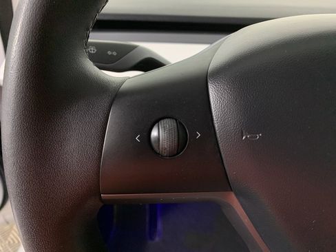 Used 2020 Tesla Model 3 Long Range image 18