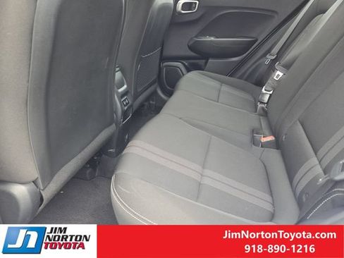 Used 2025 Hyundai Venue SEL FWD image 30
