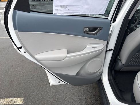 Used 2021 Hyundai Kona Limited image 18