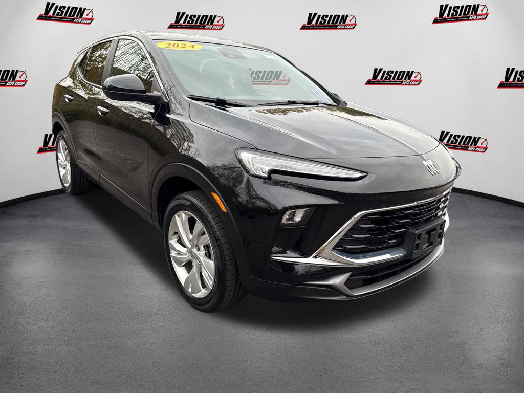 Used 2024 Buick Encore GX Preferred AWD/4WD image 3