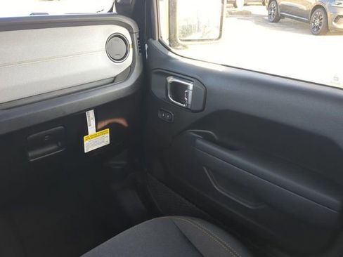 New 2026 Jeep Gladiator Sport image 18