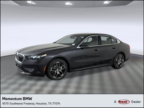 Used 2027 BMW 530i w/ Convenience Package RWD image 1
