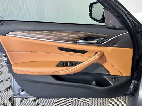 Used 2023 BMW 530i xDrive w/ M Sport Package image 10