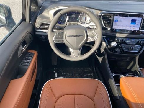 New 2026 Chrysler Pacifica Pinnacle image 41