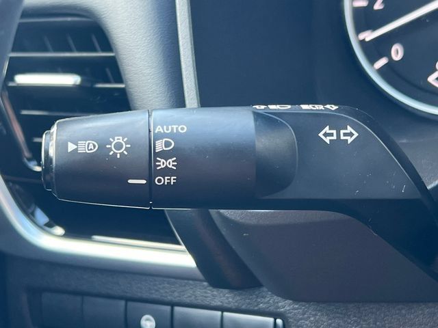 Used 2023 Nissan Rogue SL AWD/4WD image 18