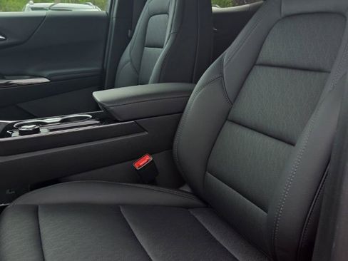 New 2026 Chevrolet Equinox LT w/ Convenience Package II FWD image 13