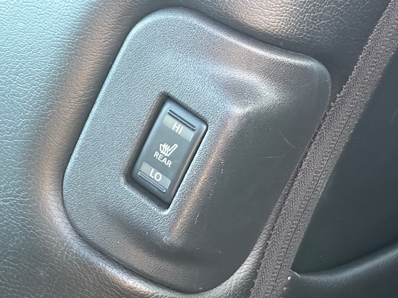 Used 2015 Nissan Leaf SL FWD image 13