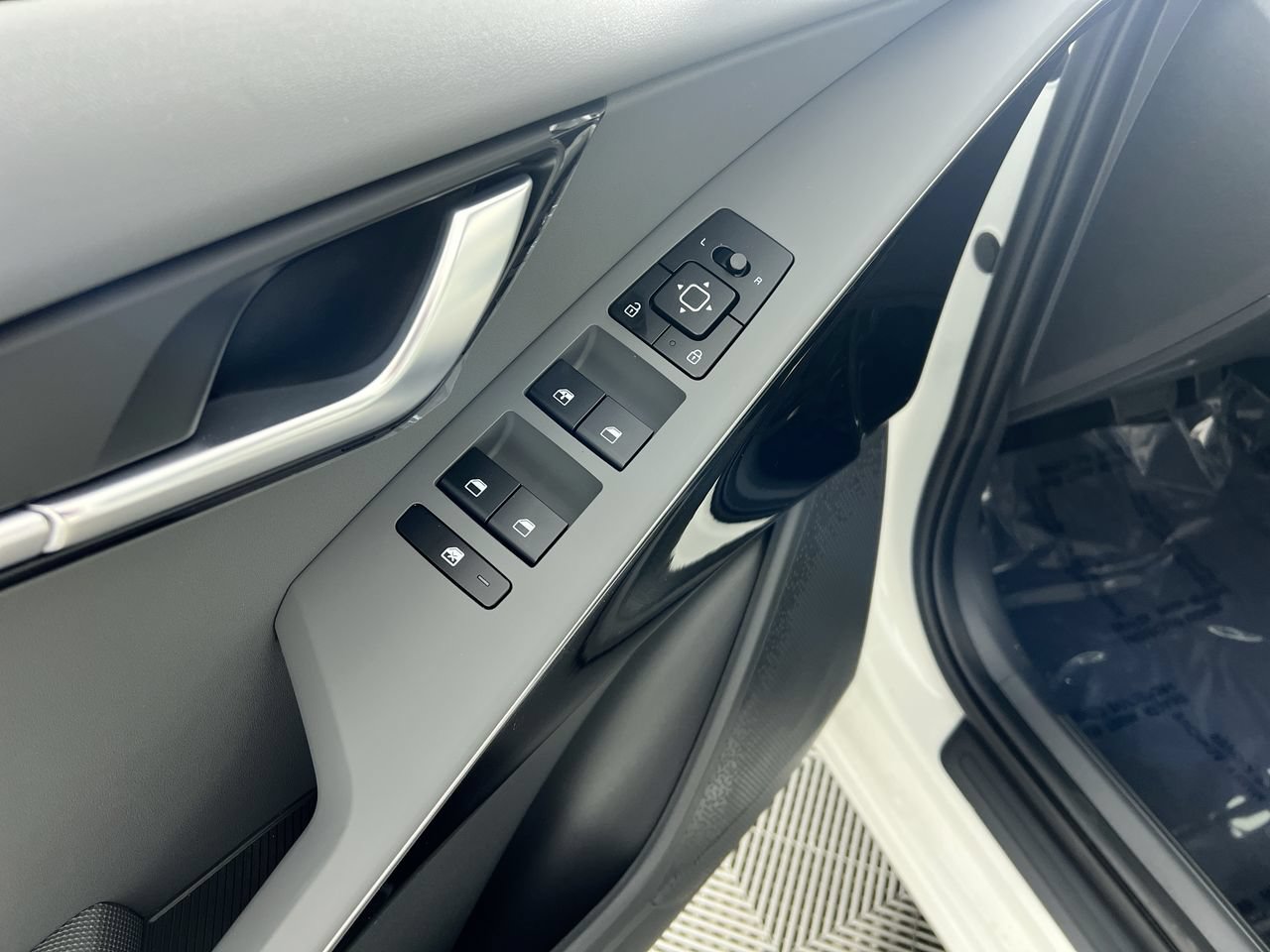 New 2026 Kia Niro EX w/ EX Premium Package FWD image 15