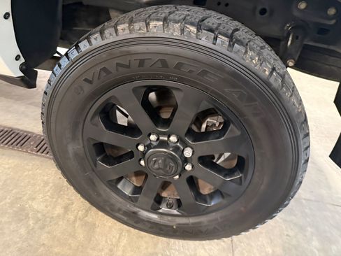 Used 2022 RAM 2500 Laramie w/ Night Edition AWD/4WD image 29